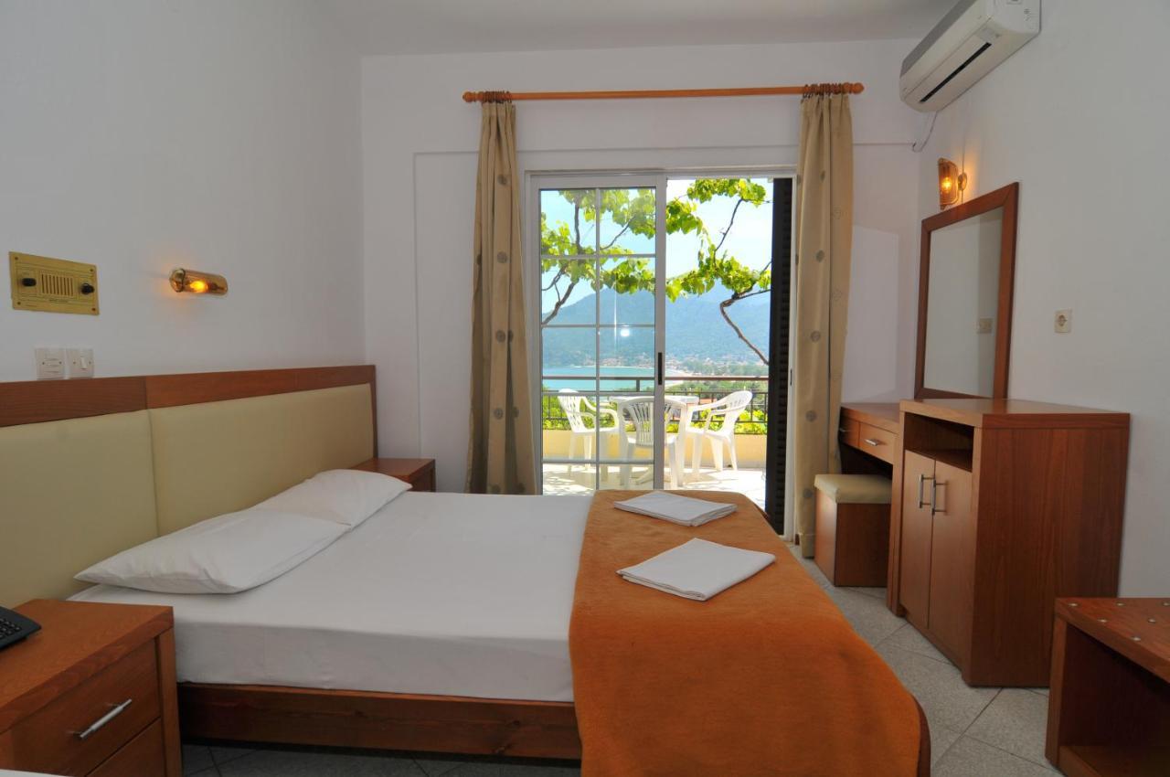 Hotel Emerald Chrysi Ammoudia Buitenkant foto