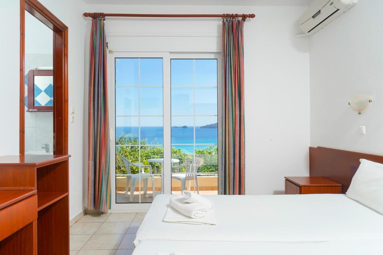 Hotel Emerald Chrysi Ammoudia Buitenkant foto
