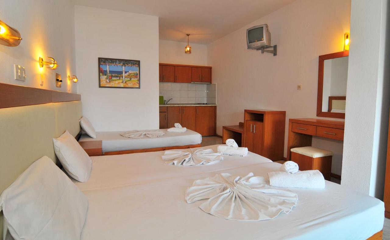 Hotel Emerald Chrysi Ammoudia Buitenkant foto