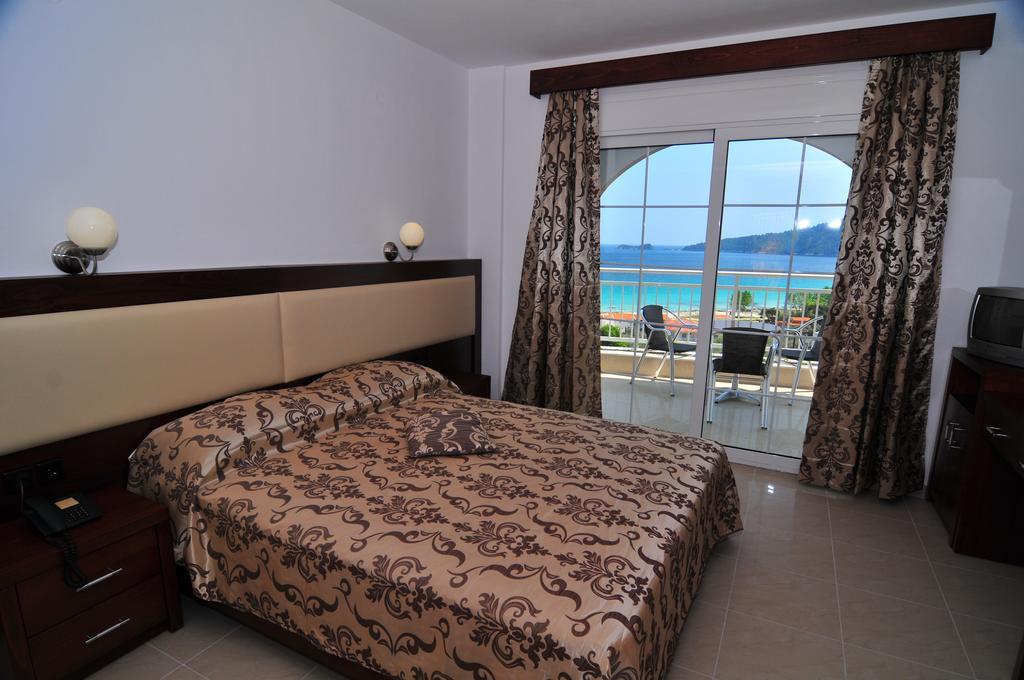 Hotel Emerald Chrysi Ammoudia Buitenkant foto