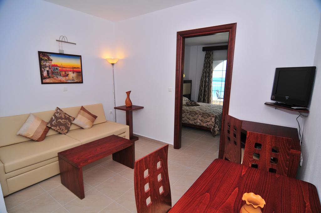 Hotel Emerald Chrysi Ammoudia Buitenkant foto