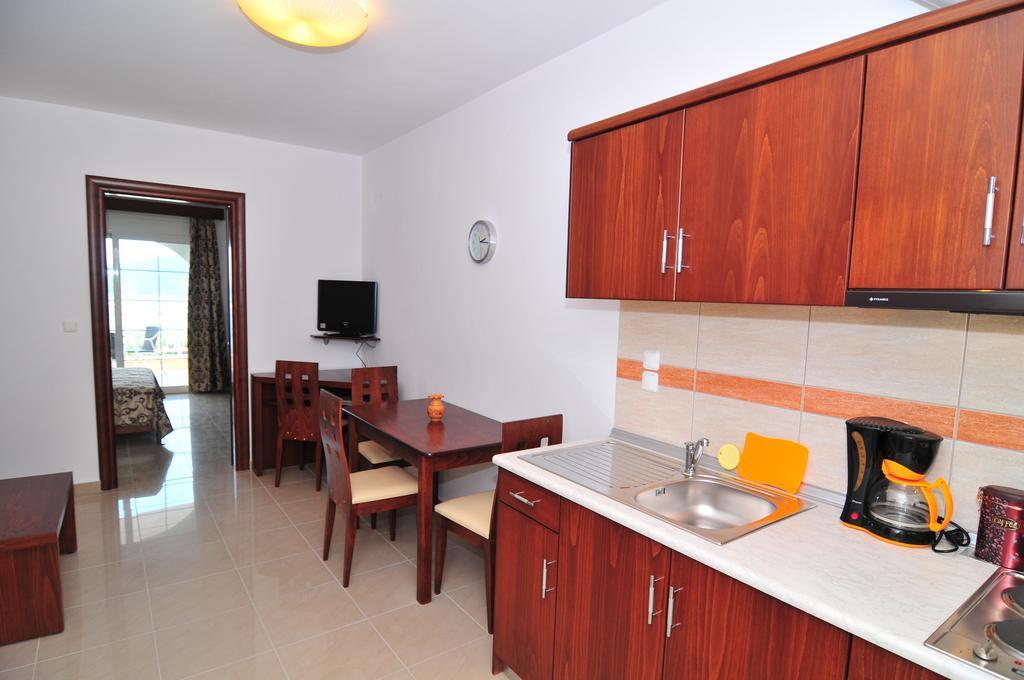 Hotel Emerald Chrysi Ammoudia Buitenkant foto